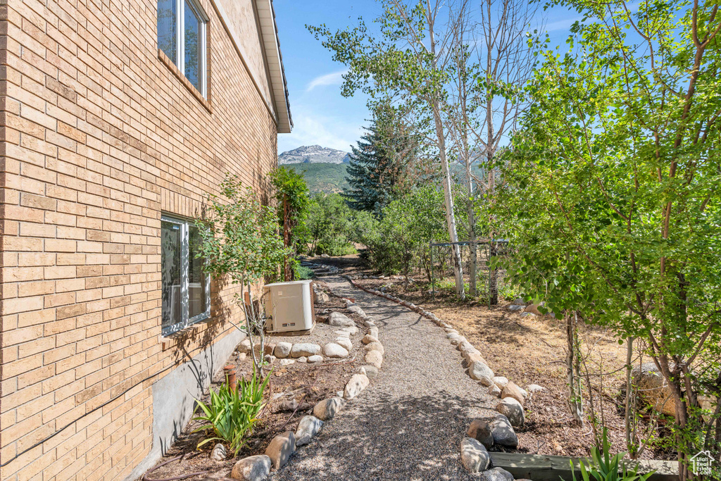 View of yard featuring a mountain view