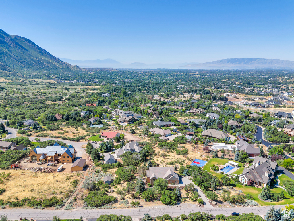 Drone / aerial view featuring a mountain view