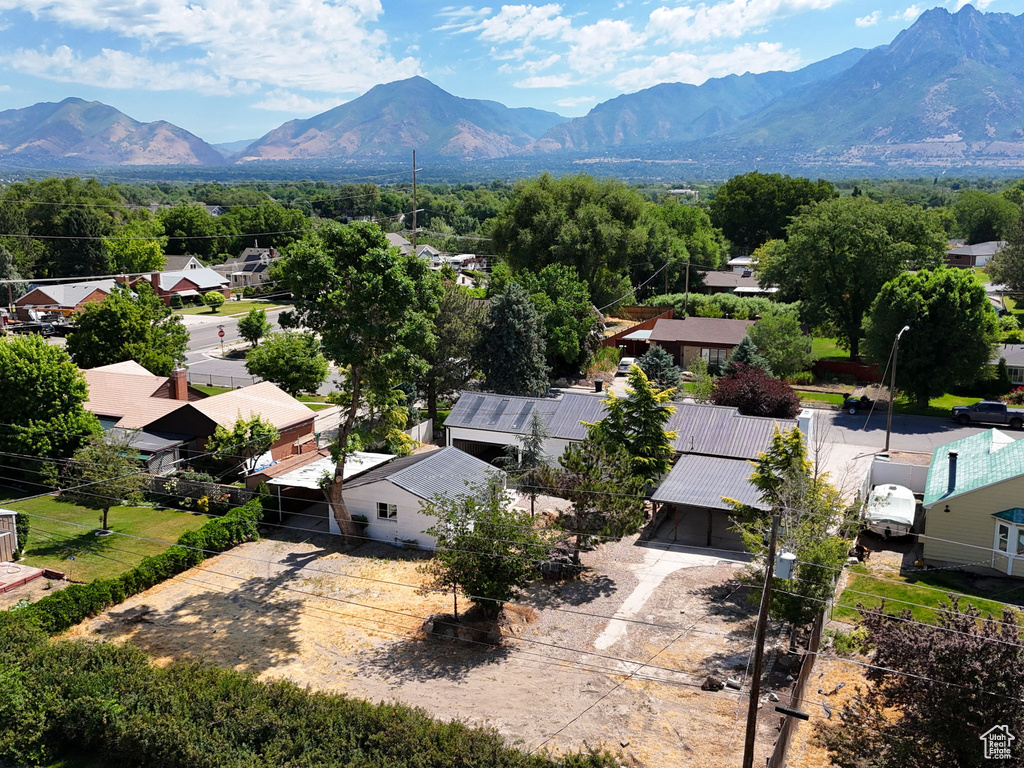 Drone / aerial view featuring a mountain view