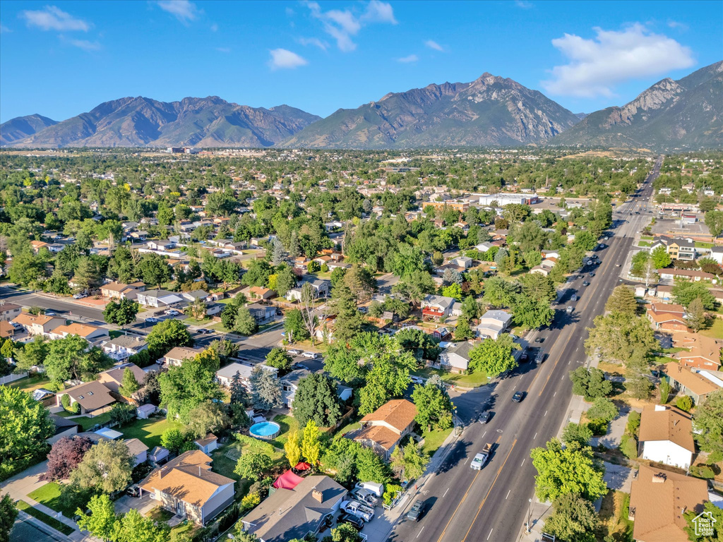 Bird's eye view featuring a mountain view