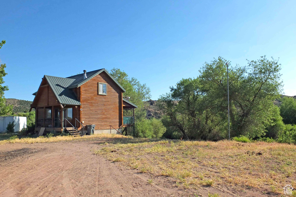 View of home's exterior