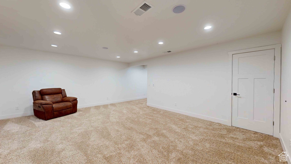 Unfurnished room with carpet floors