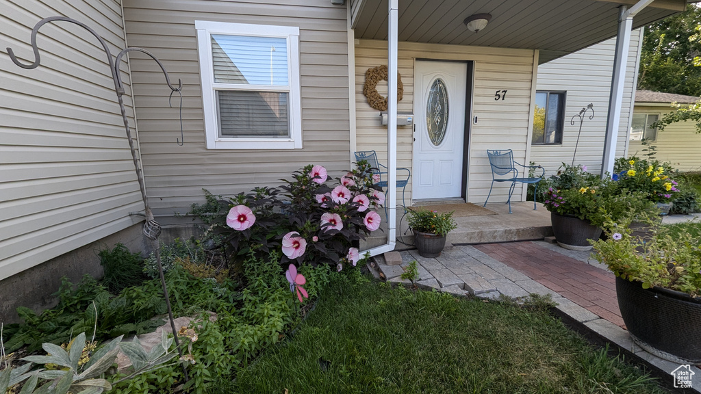 View of property entrance