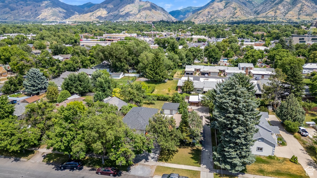 Aerial view with a mountain view