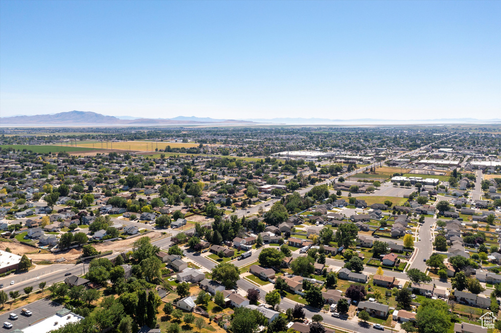 Drone / aerial view featuring a mountain view