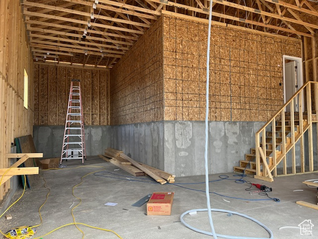 Misc room featuring concrete floors