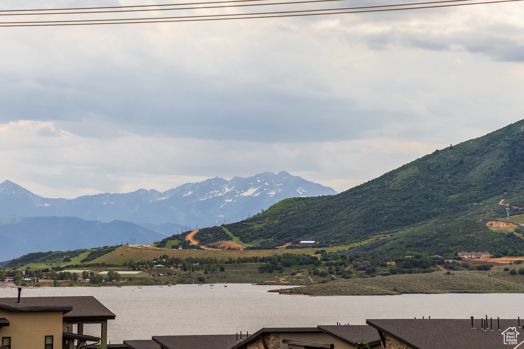 View of mountain feature