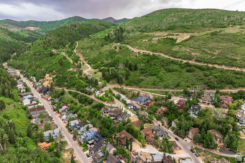 Bird's eye view with a mountain view