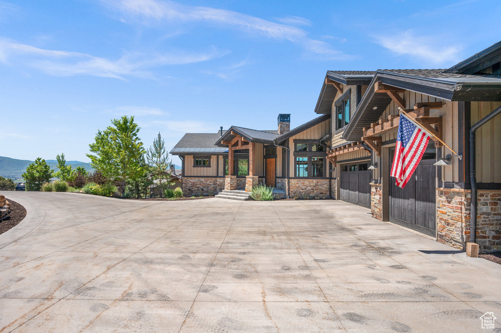 View of front of house featuring a garage