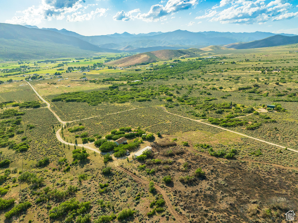 Aerial view with a mountain view