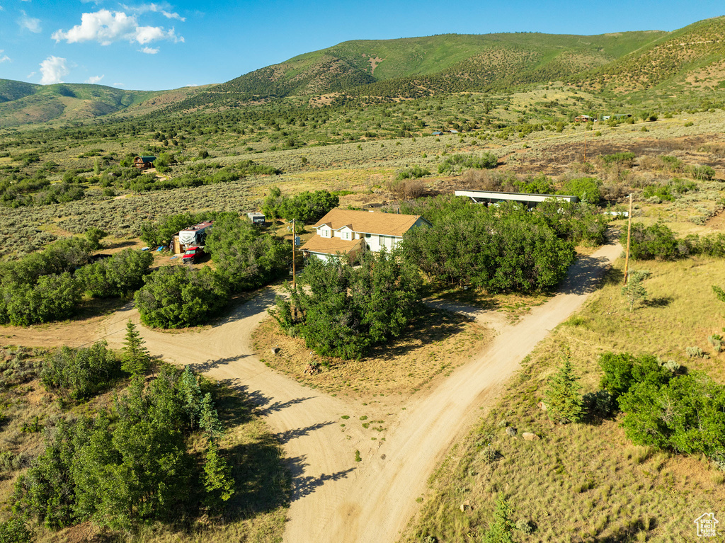 Aerial view with a mountain view