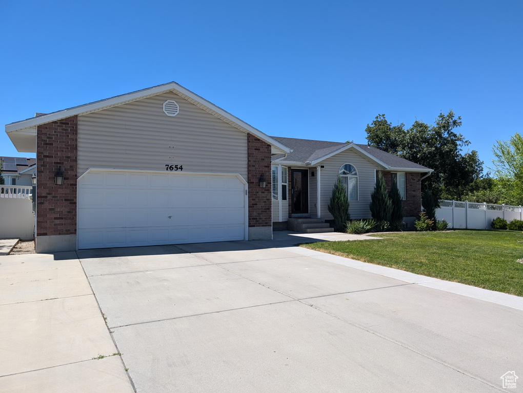 7654 W Wing Pointe Cir S, Magna, UT 84044