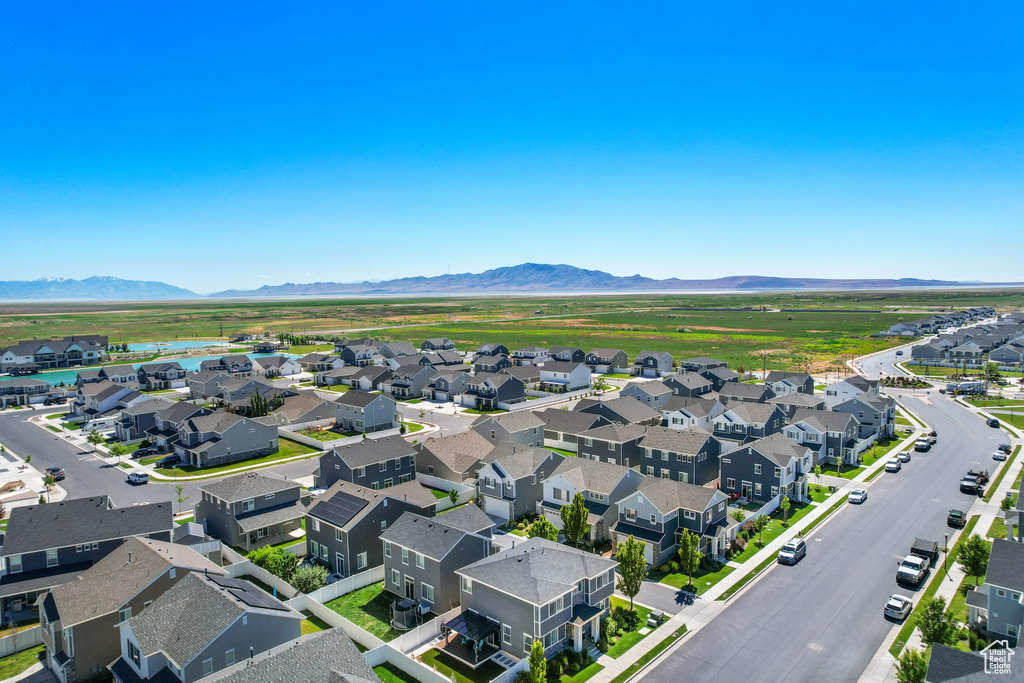 Drone / aerial view featuring a mountain view