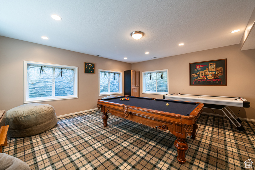 Playroom with pool table