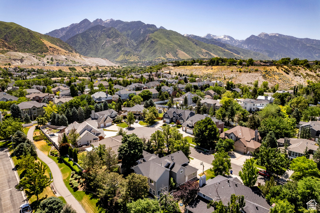 Drone / aerial view featuring a mountain view