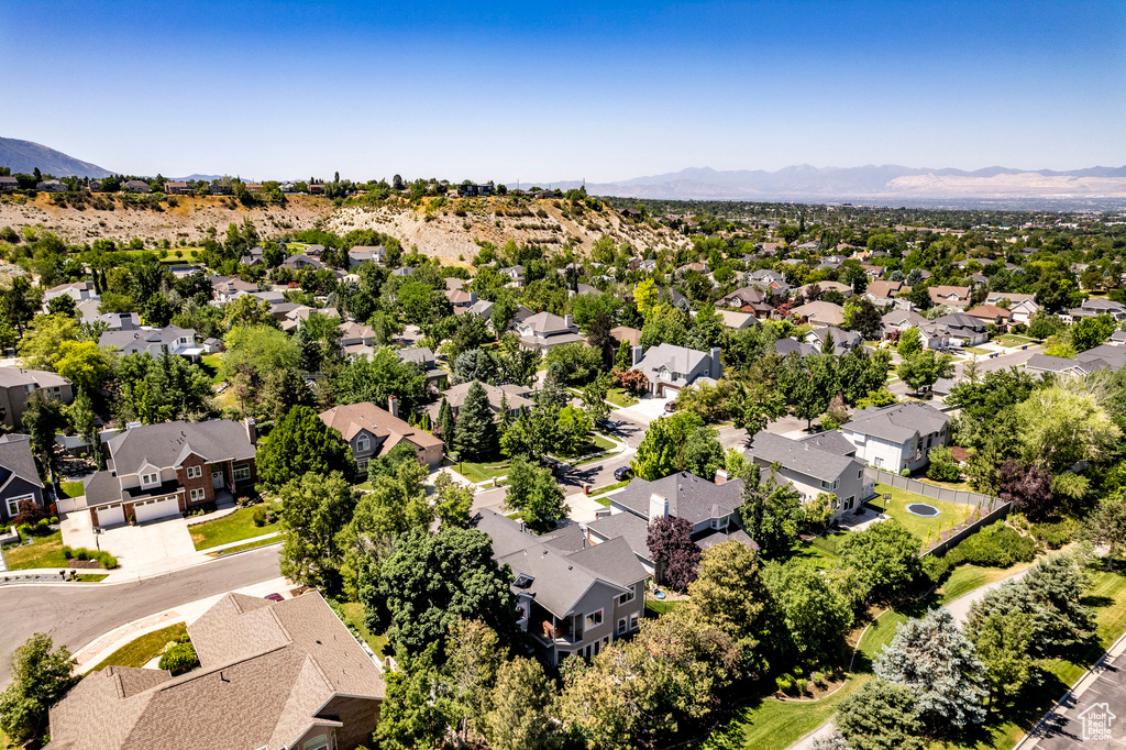 Bird's eye view with a mountain view