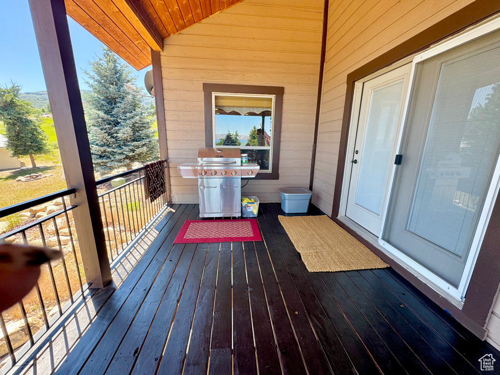 Deck featuring grilling area