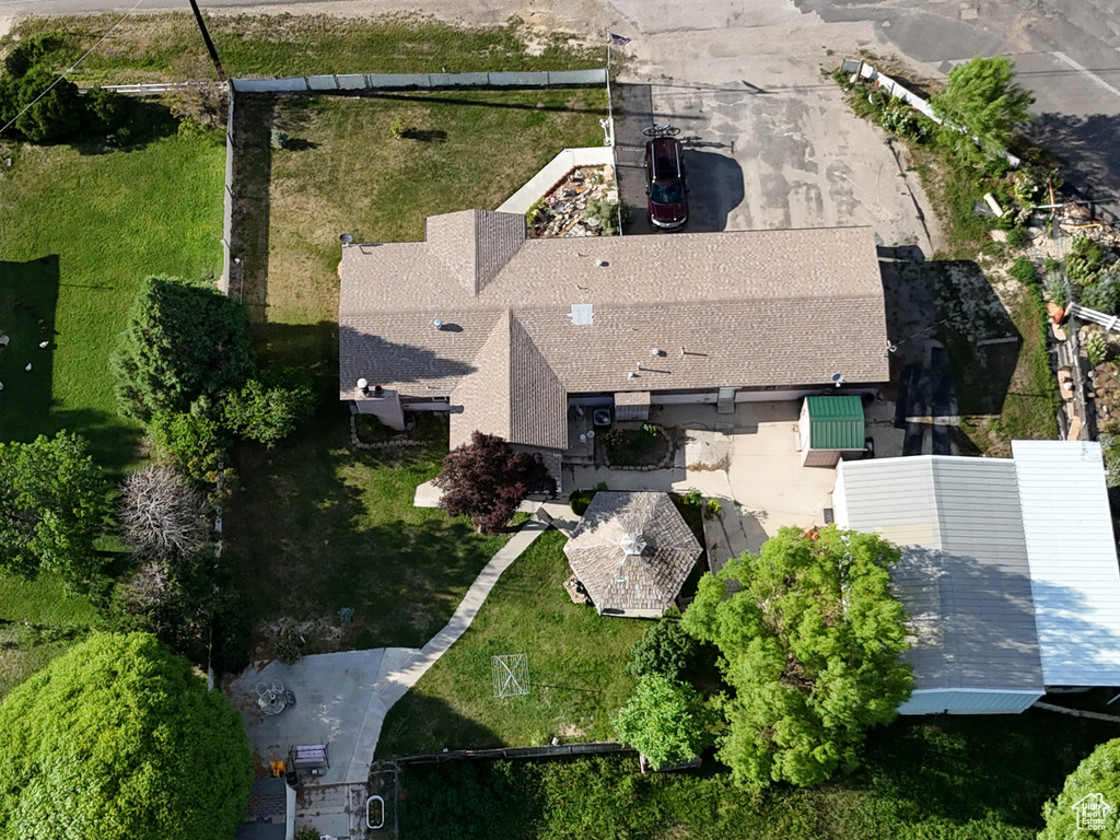 Birds eye view of property