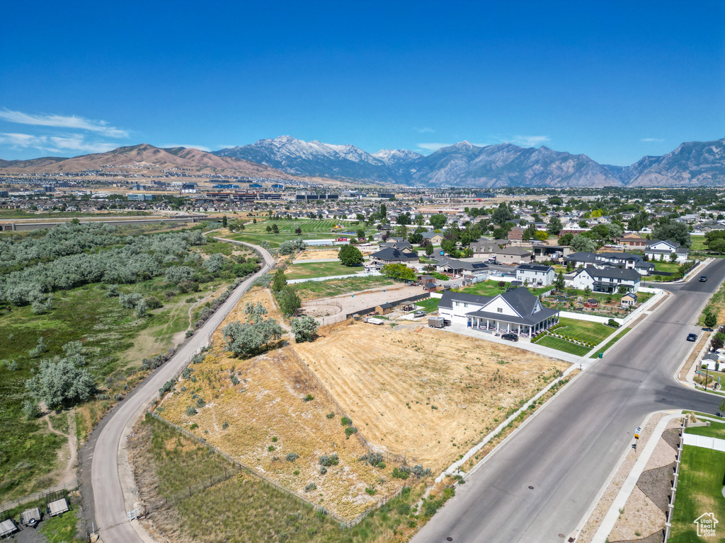 Bird's eye view with a mountain view