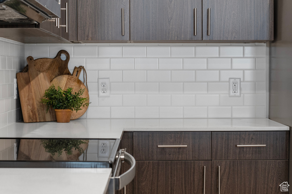 Kitchen with tasteful backsplash