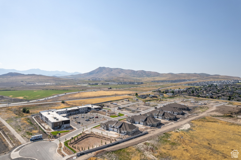 Drone / aerial view featuring a mountain view