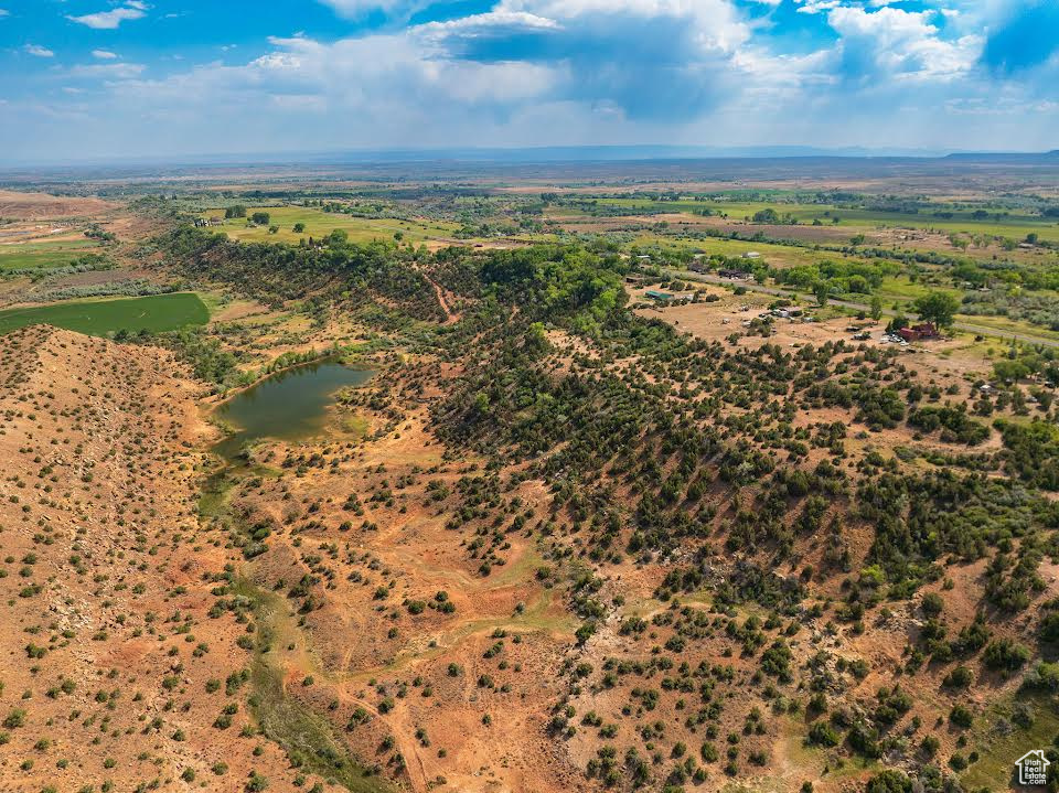 Bird\'s eye view with a water view