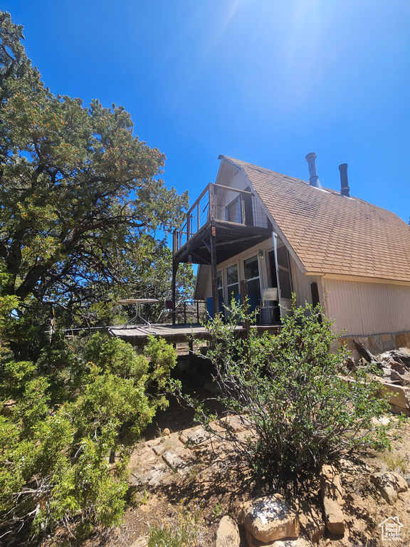 View of home\\\'s exterior with a balcony