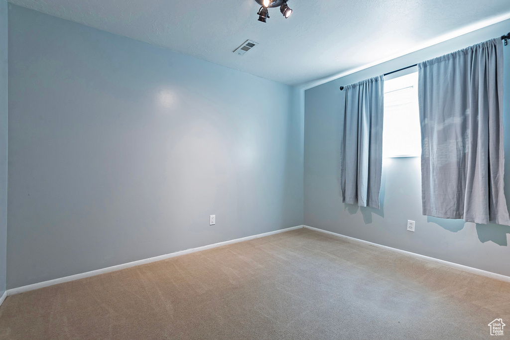 Empty room with carpet