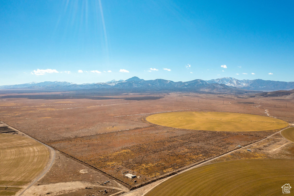 Drone / aerial view featuring a mountain view