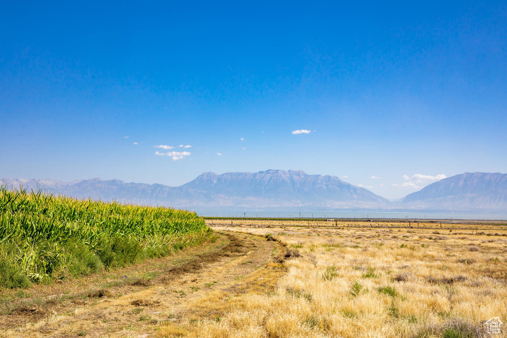 View of mountain feature