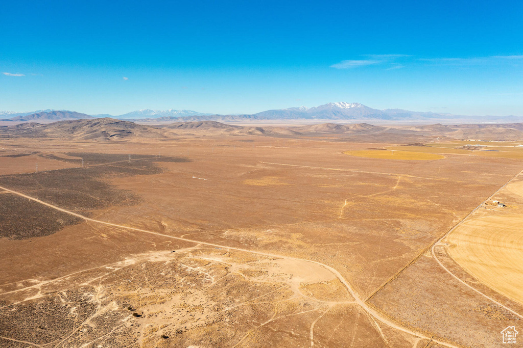 Drone / aerial view featuring a mountain view