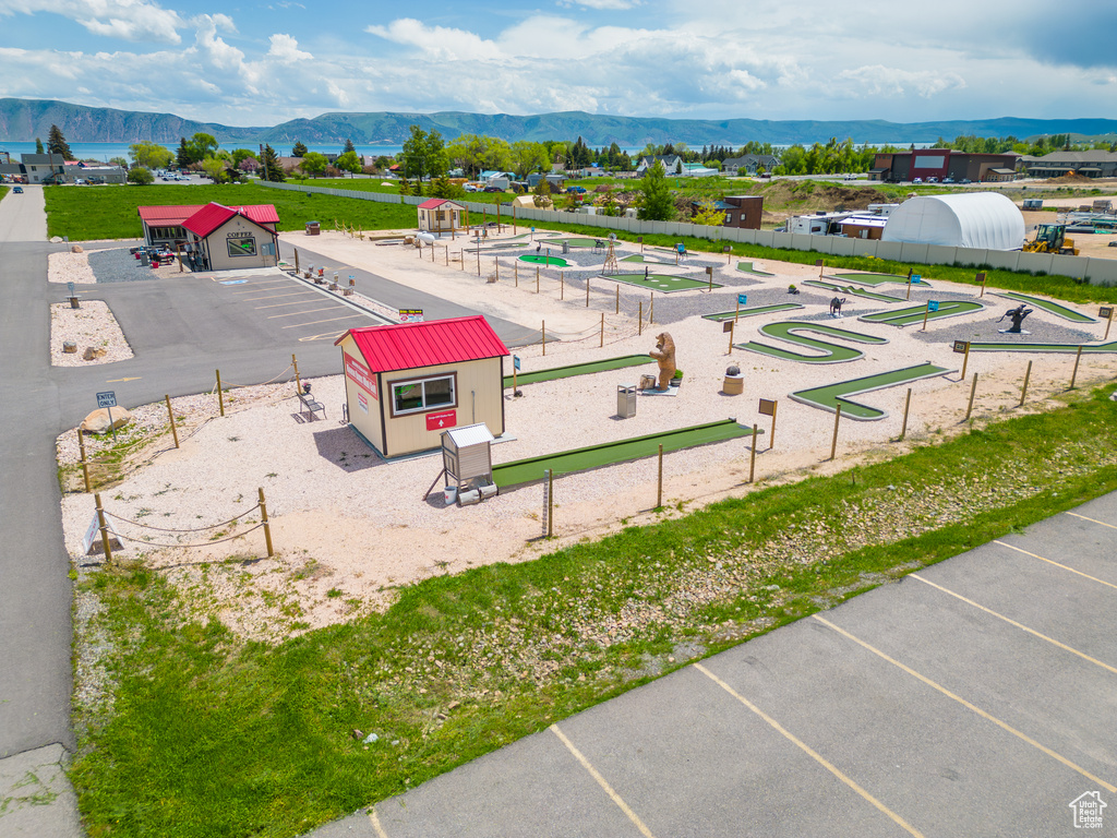 Birds eye view of property featuring a mountain view