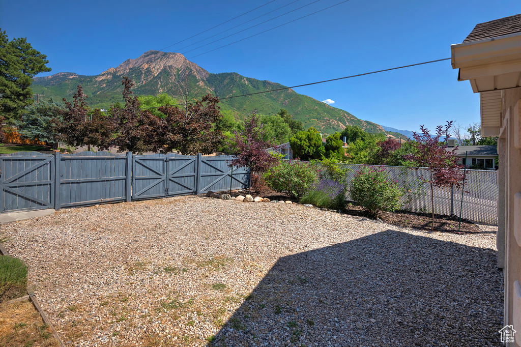 View of yard with a mountain view