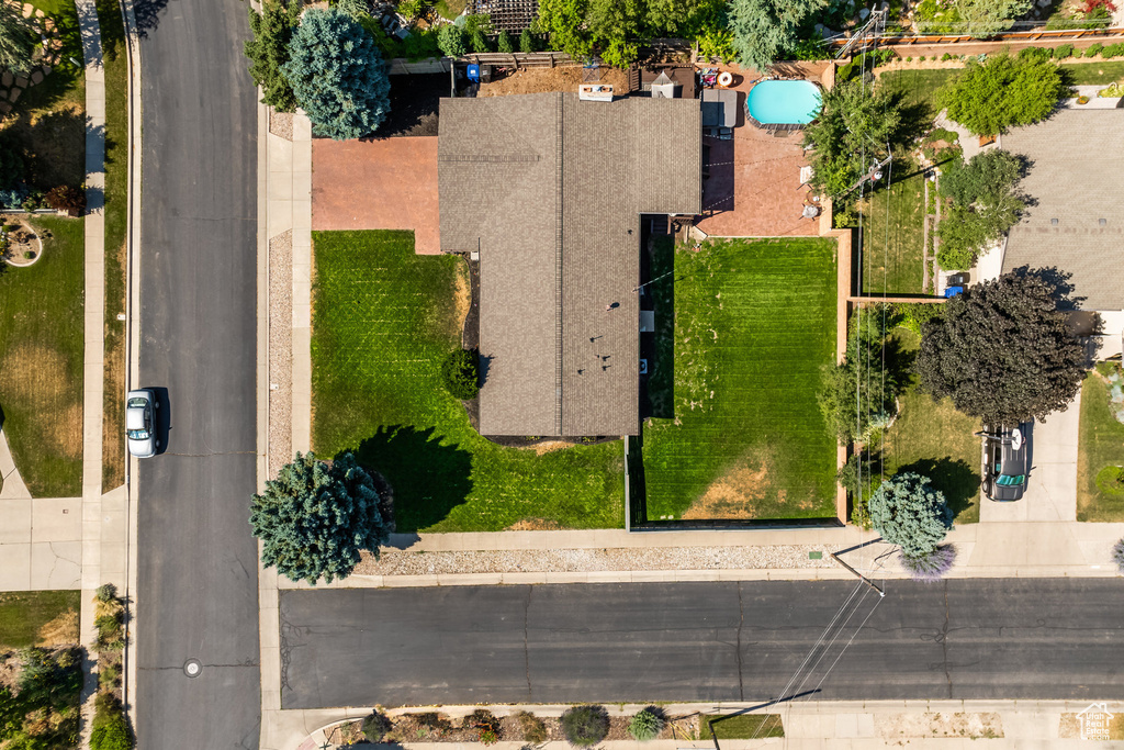 Birds eye view of property