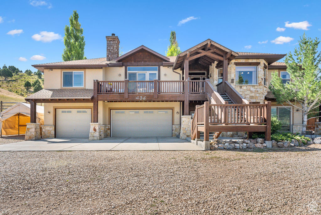 View of front of house featuring a garage