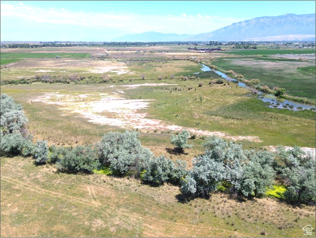 Bird's eye view with a mountain view