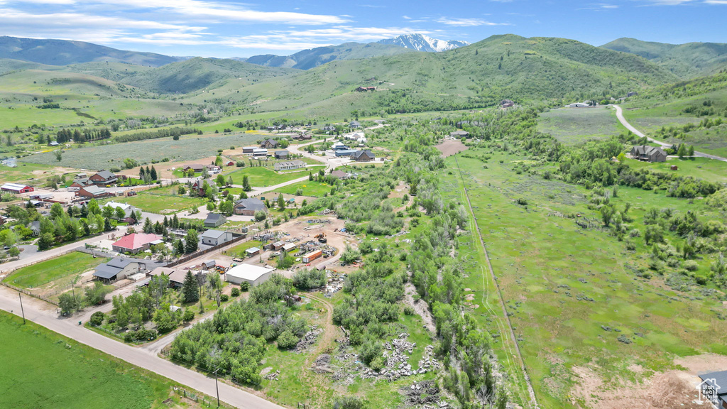 Aerial view with a mountain view