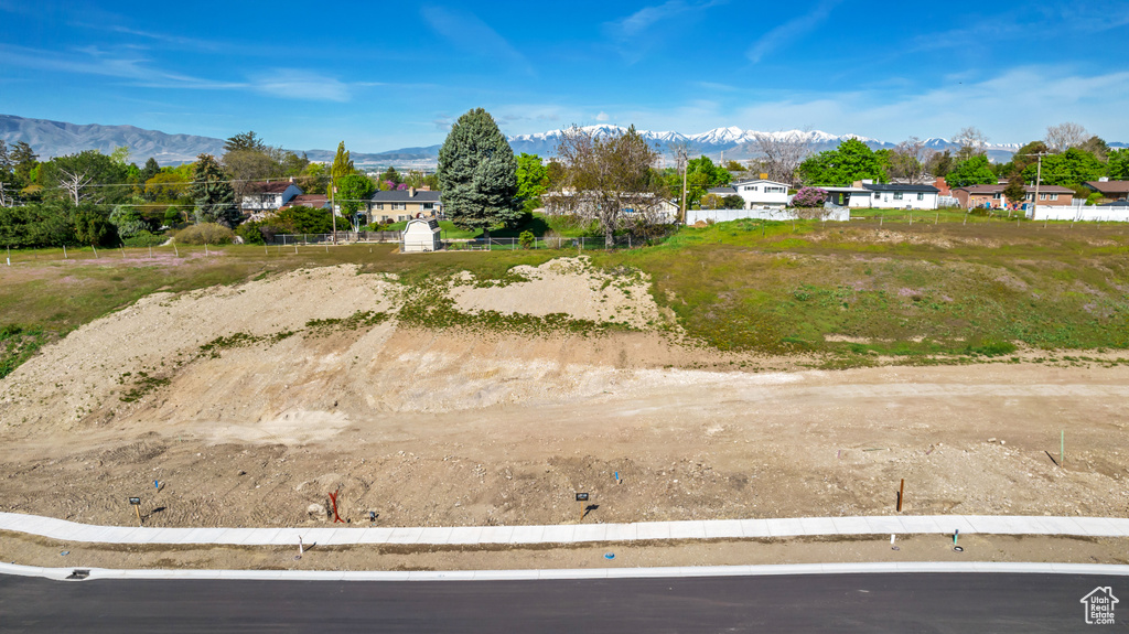 Drone / aerial view featuring a mountain view