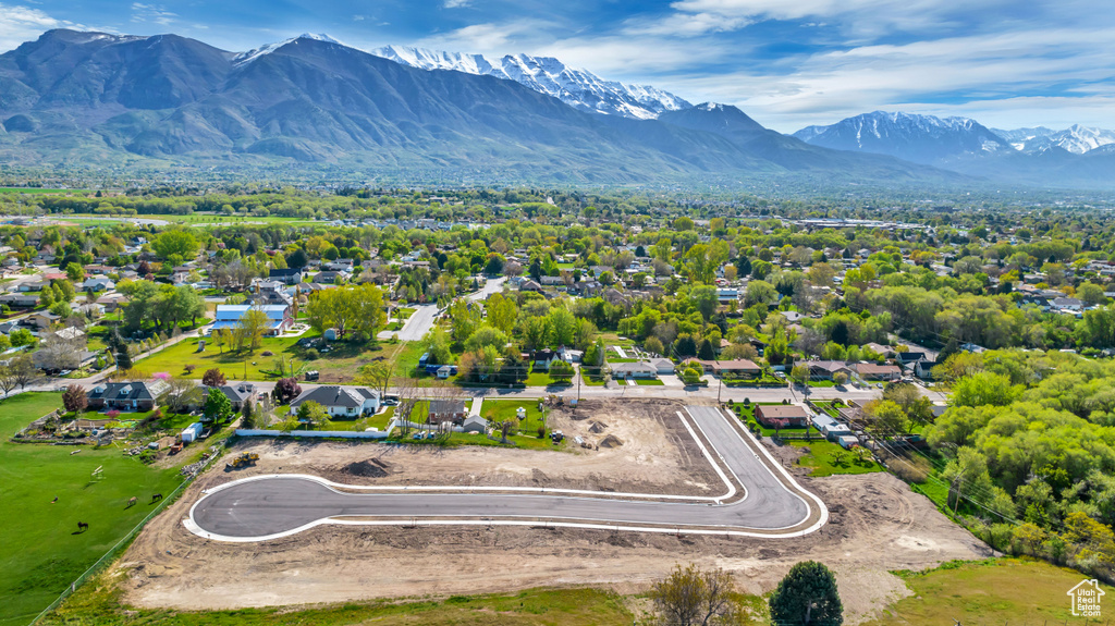 Bird's eye view with a mountain view