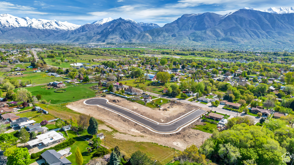 Drone / aerial view featuring a mountain view