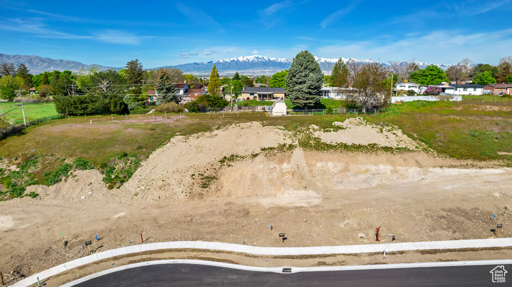 Drone / aerial view featuring a mountain view