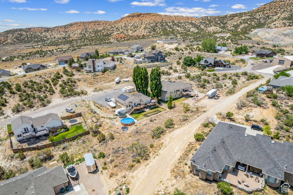 Bird's eye view with a mountain view