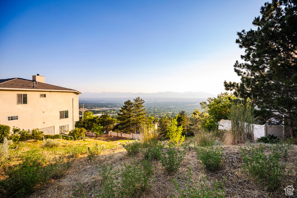 View of yard with a mountain view