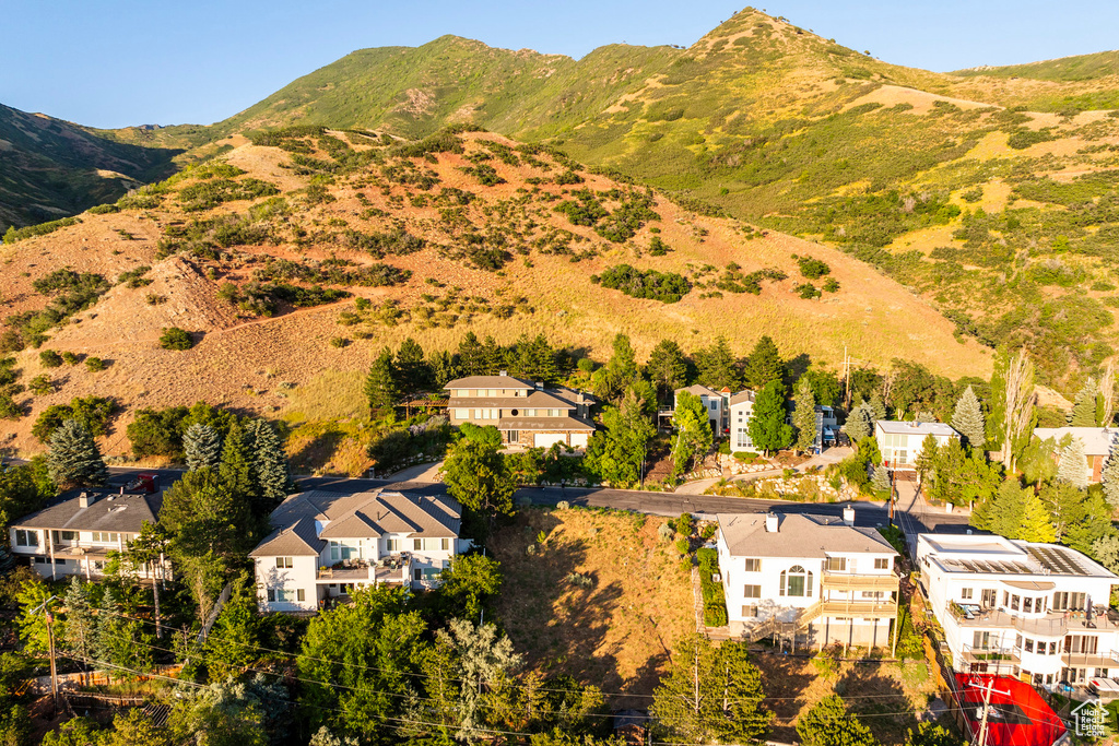 Drone / aerial view featuring a mountain view