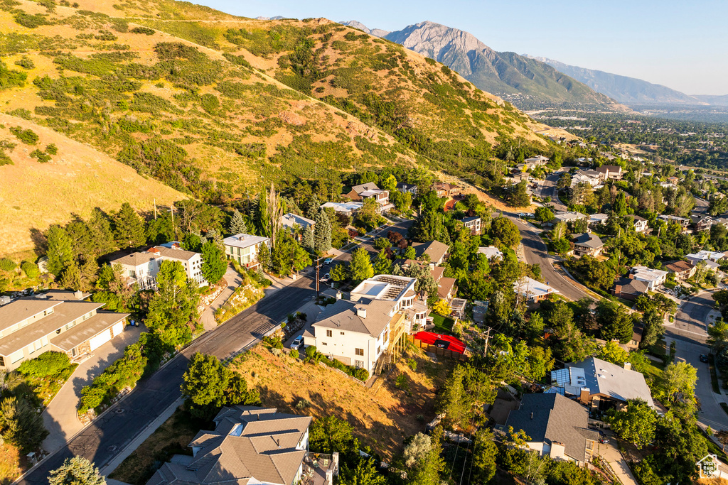 Bird\'s eye view featuring a mountain view