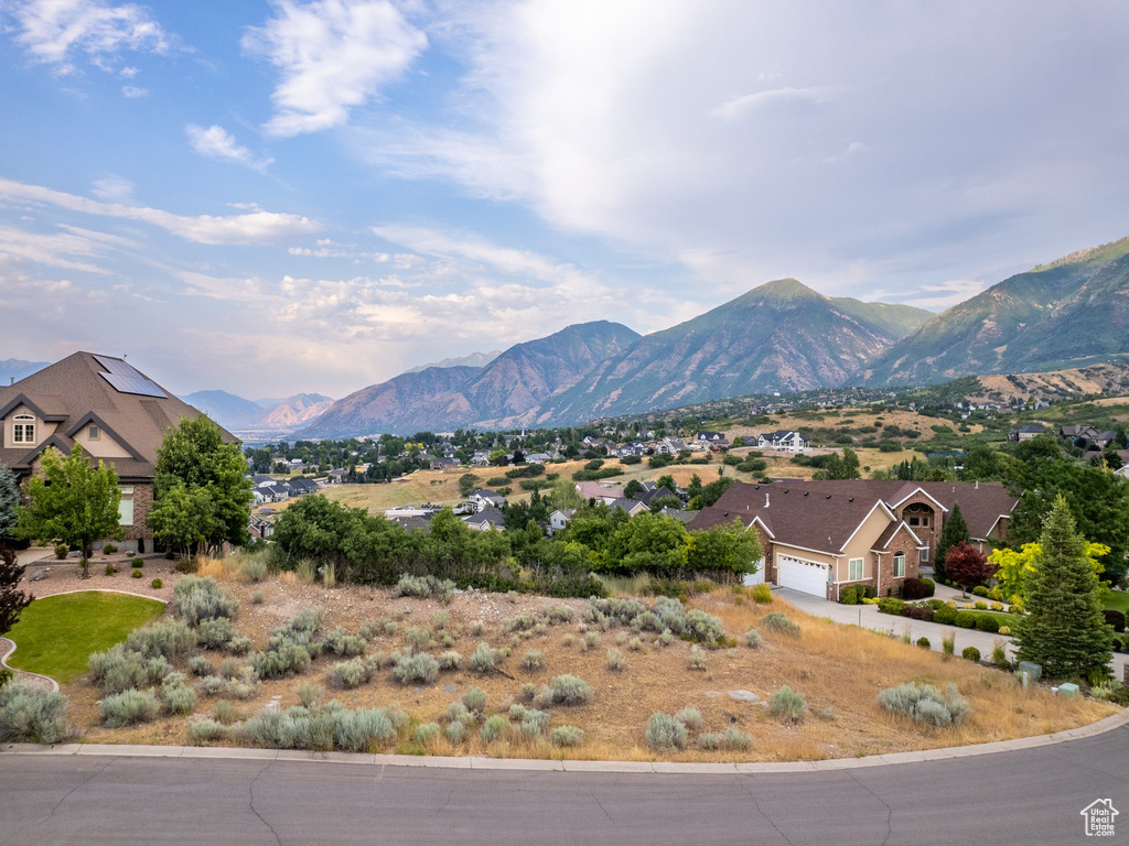 View of mountain feature