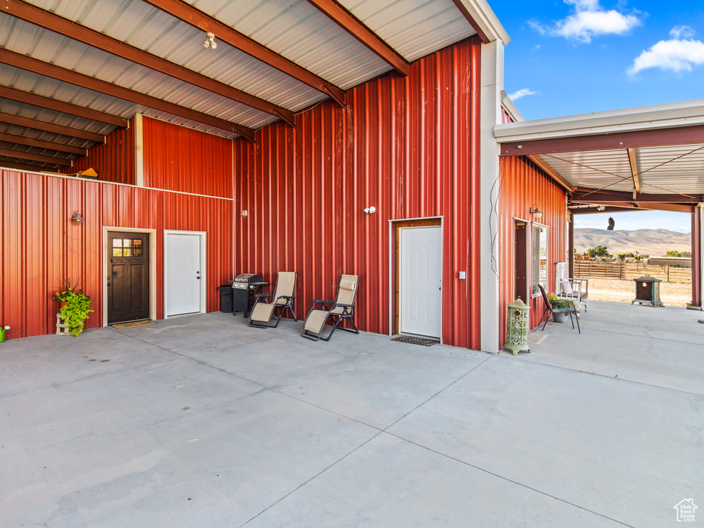 Garage featuring a mountain view