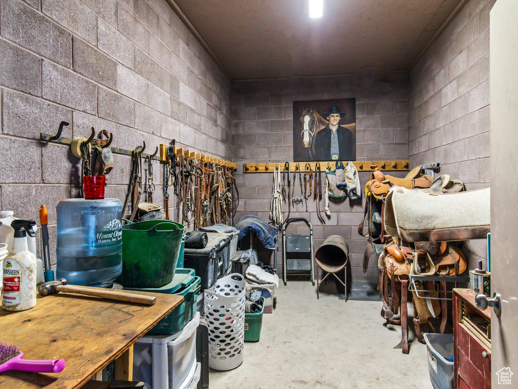 Miscellaneous room with concrete flooring