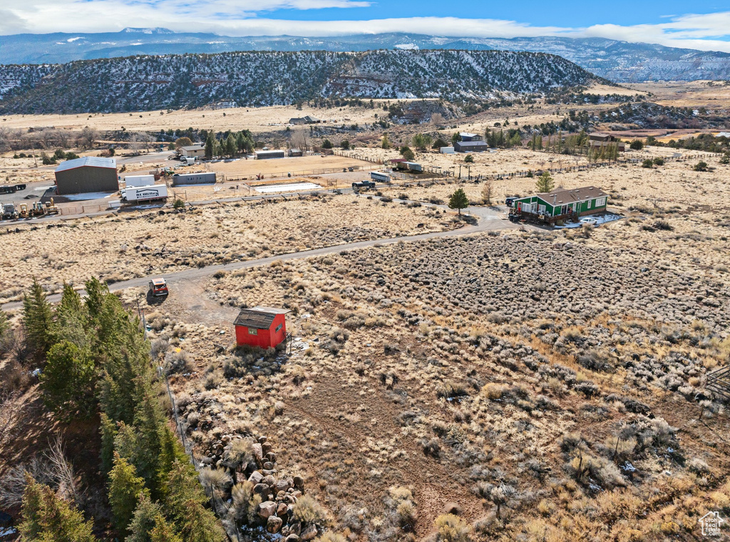 Aerial view with a mountain view