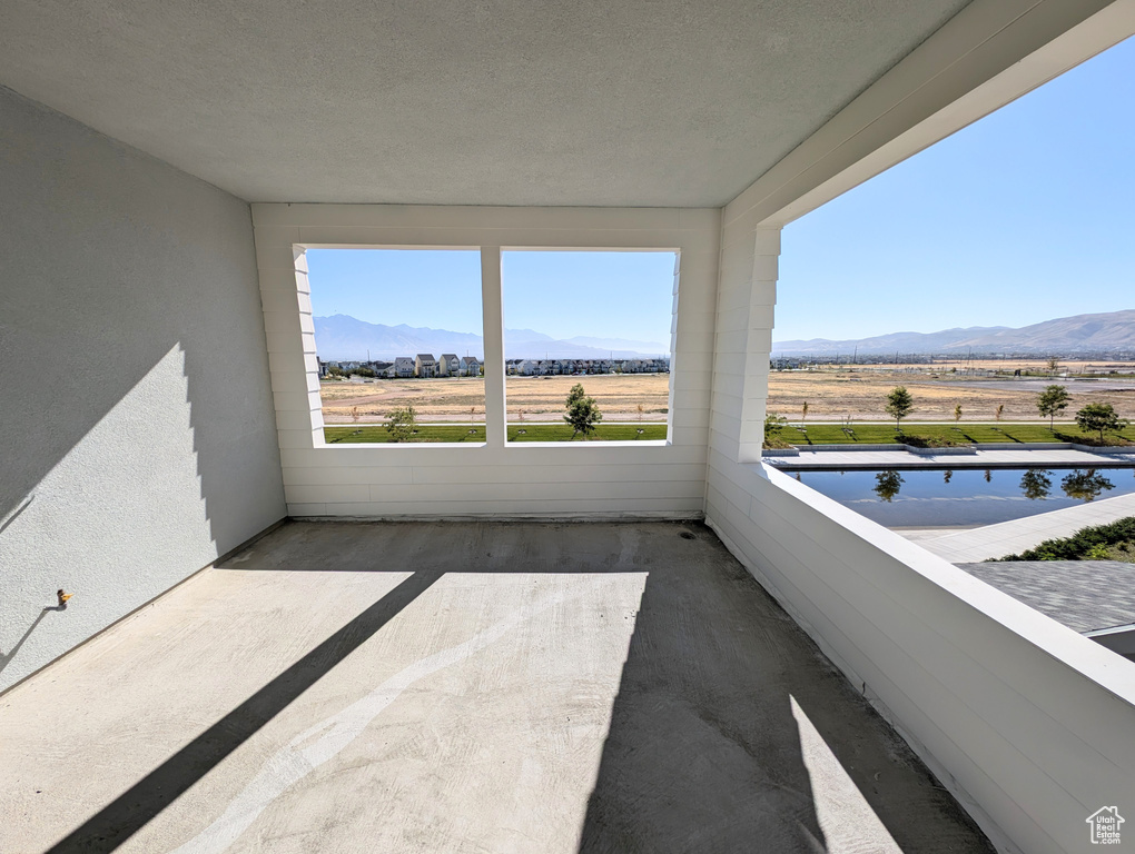 Balcony with a rural view and a mountain view